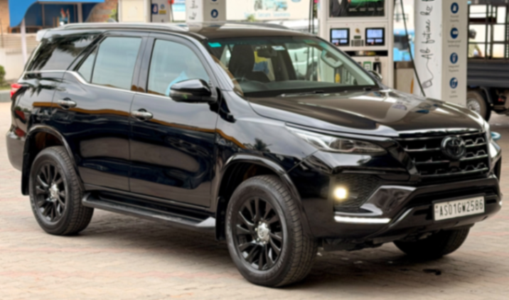 Toyota Fortuner - Thumbnail 3