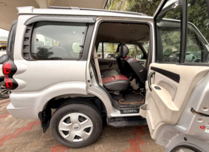 Mahindra Scorpio - Thumbnail 9