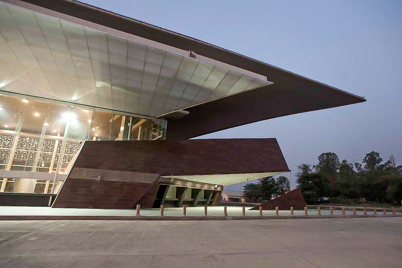Passenger Terminal at Lucknow — detail 1