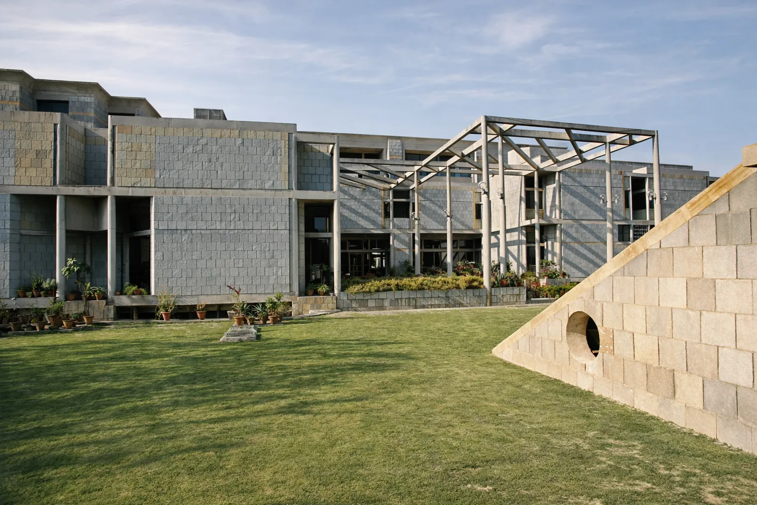 Sitaram Bhartia Institute of Science and Research — detail 2
