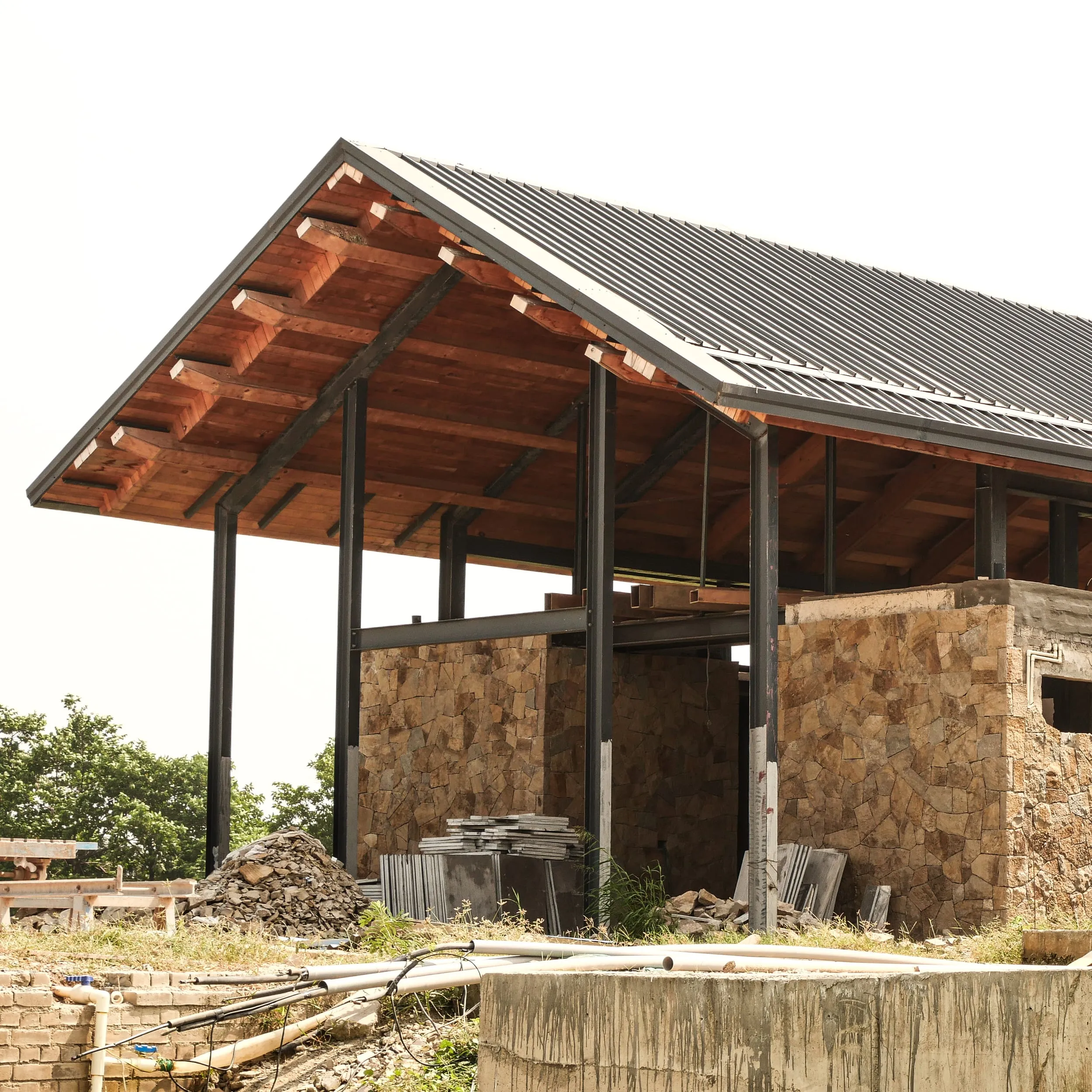 House amidst Polo Grounds — detail 3