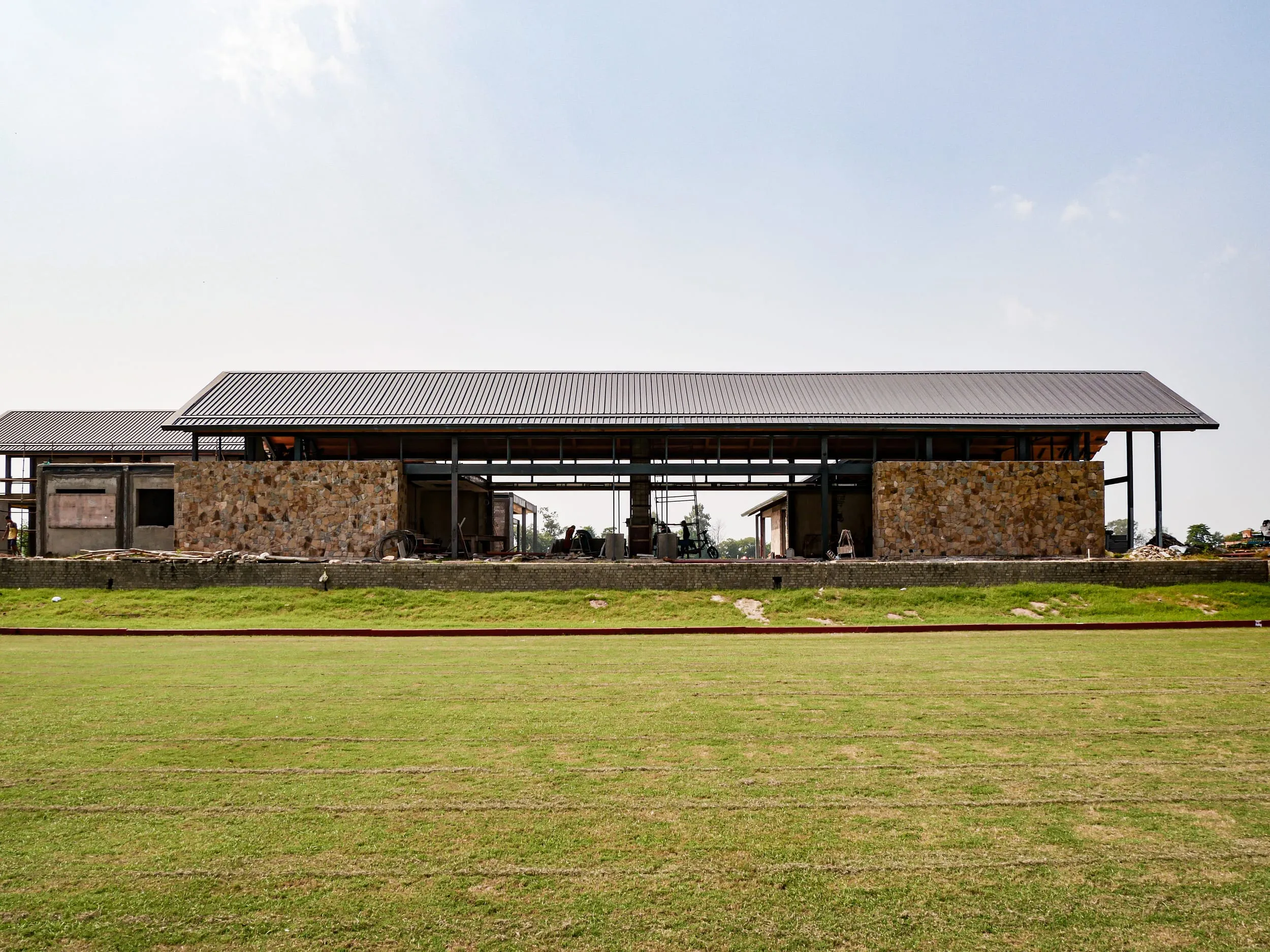 House amidst Polo Grounds — detail 4