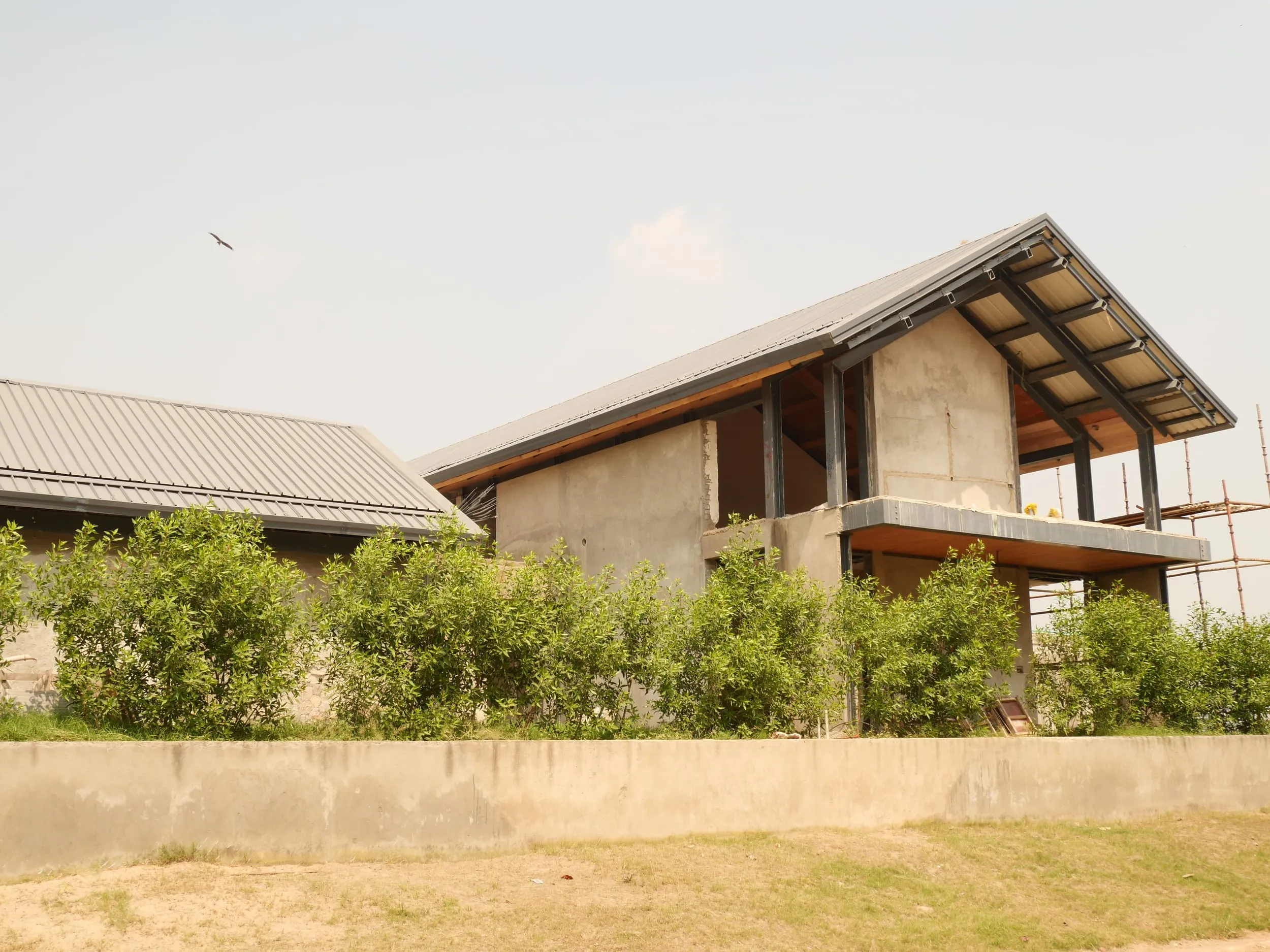 House amidst Polo Grounds — detail 6