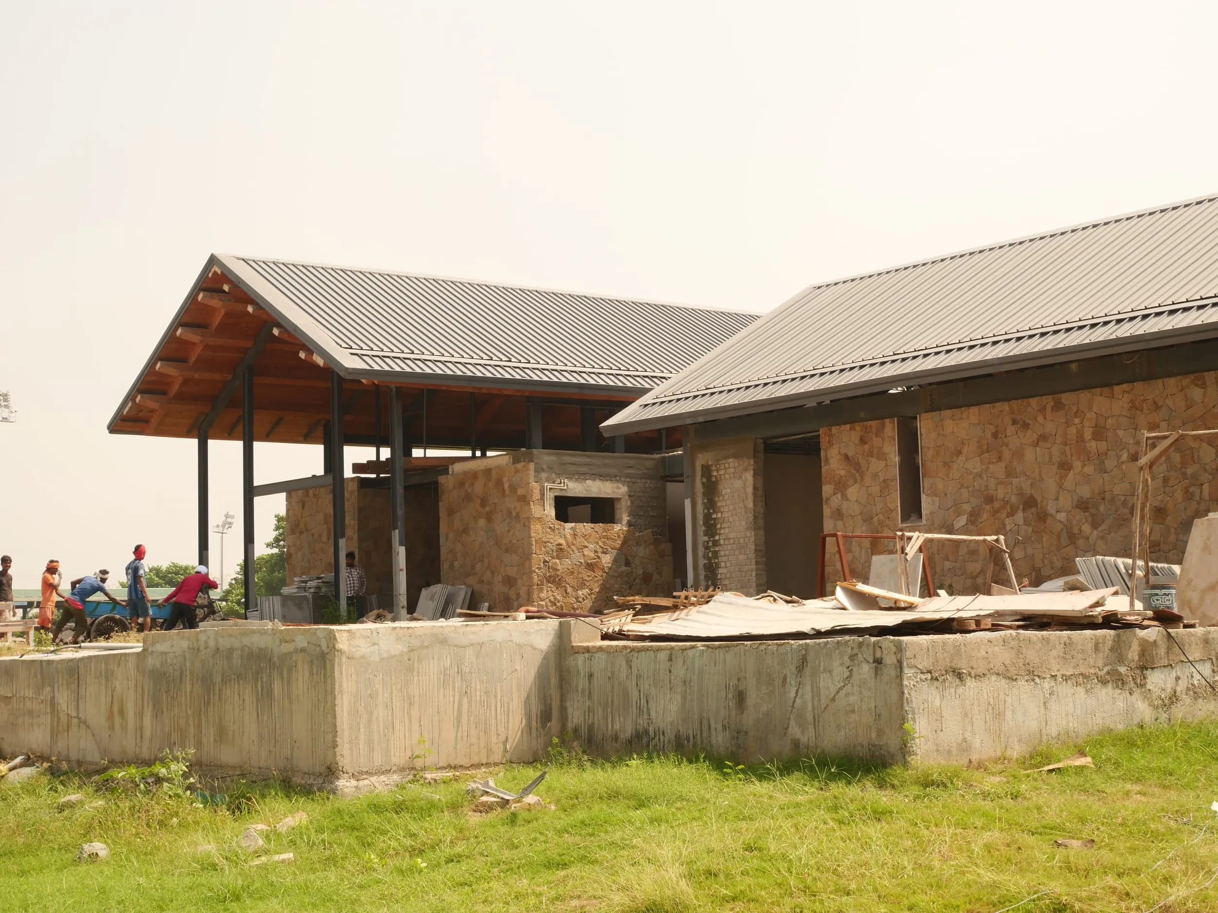 House amidst Polo Grounds — detail 7