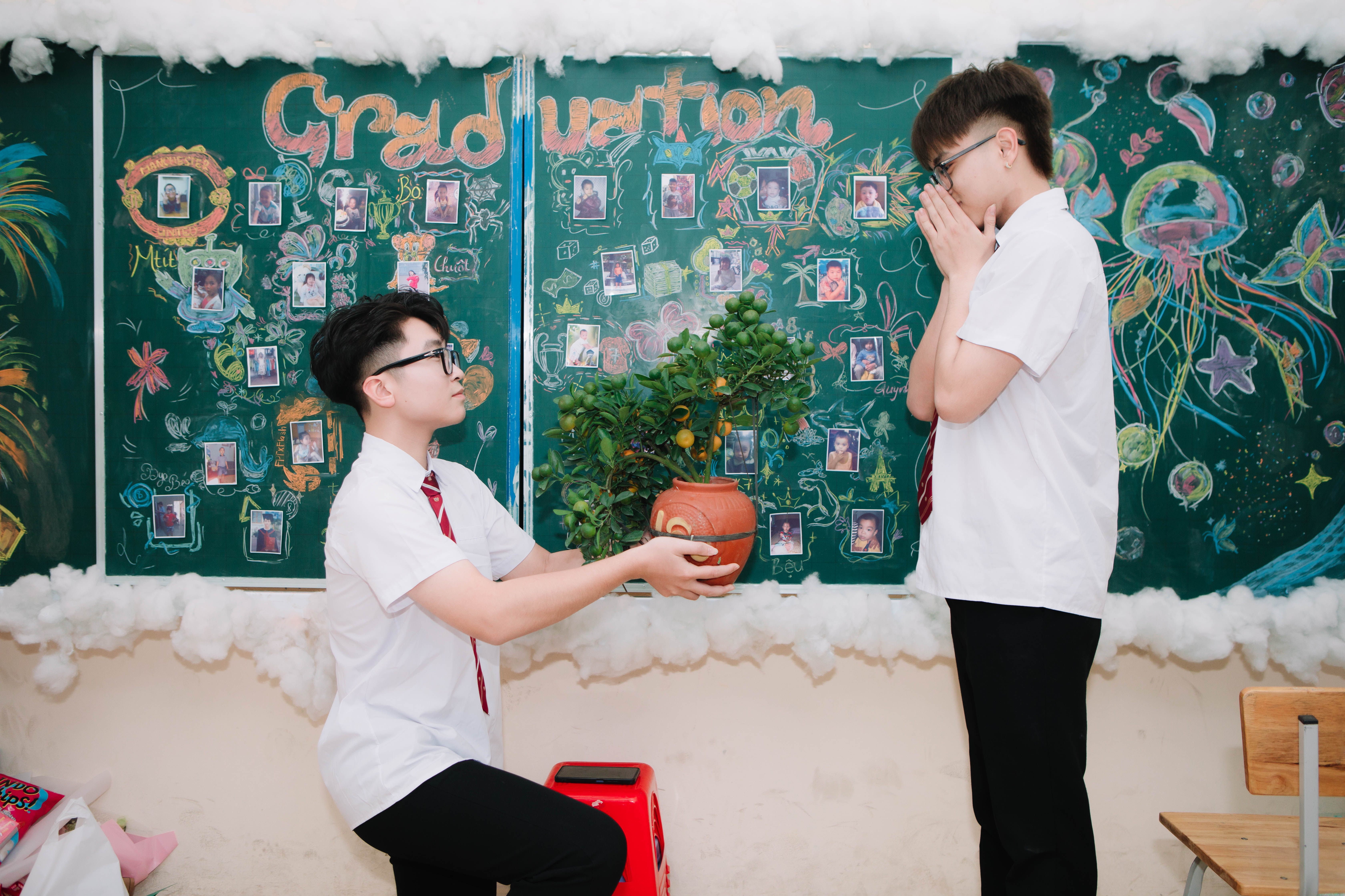Kỉ yếu cùng bạn bè