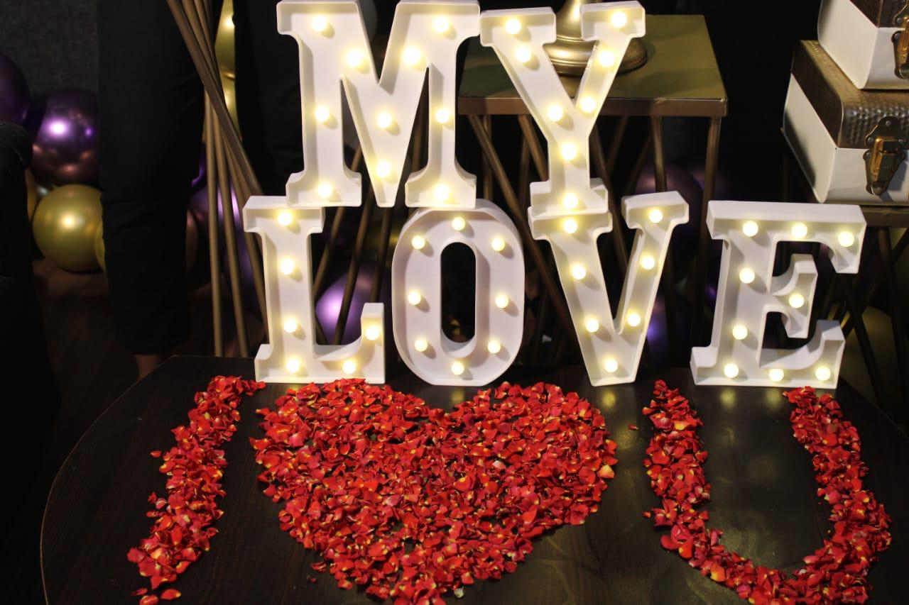 name LED with Rose Decor