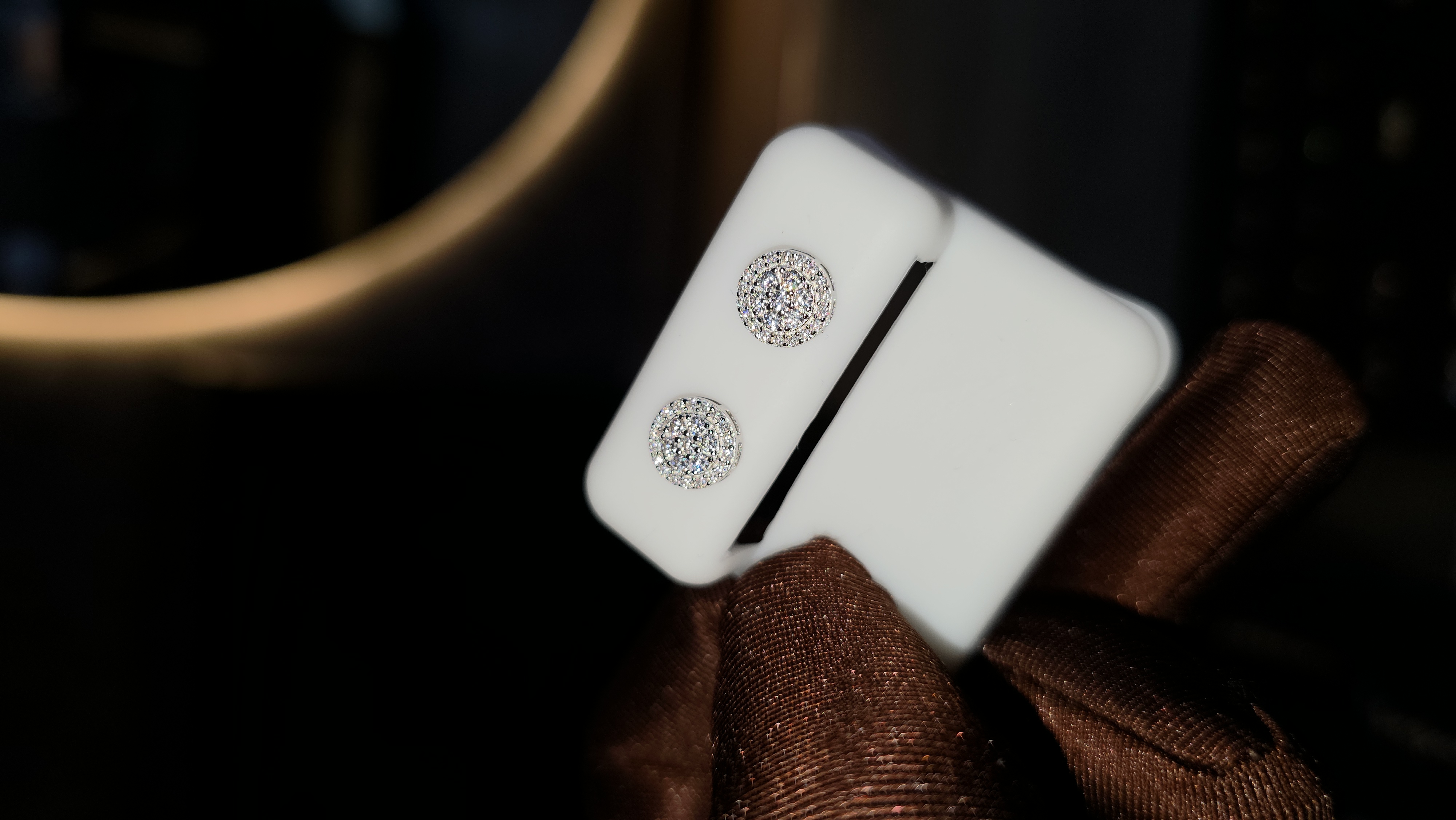 Arete Mario 2 con moissanite en plata de ley 925