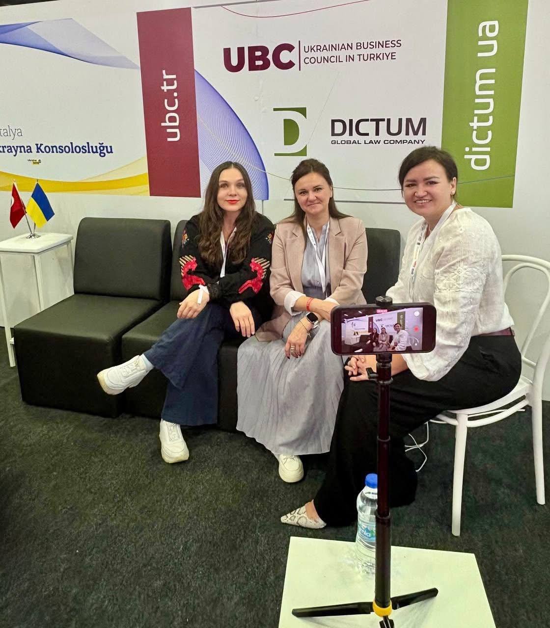 Tourism Fair — інтерв'ю на дивані