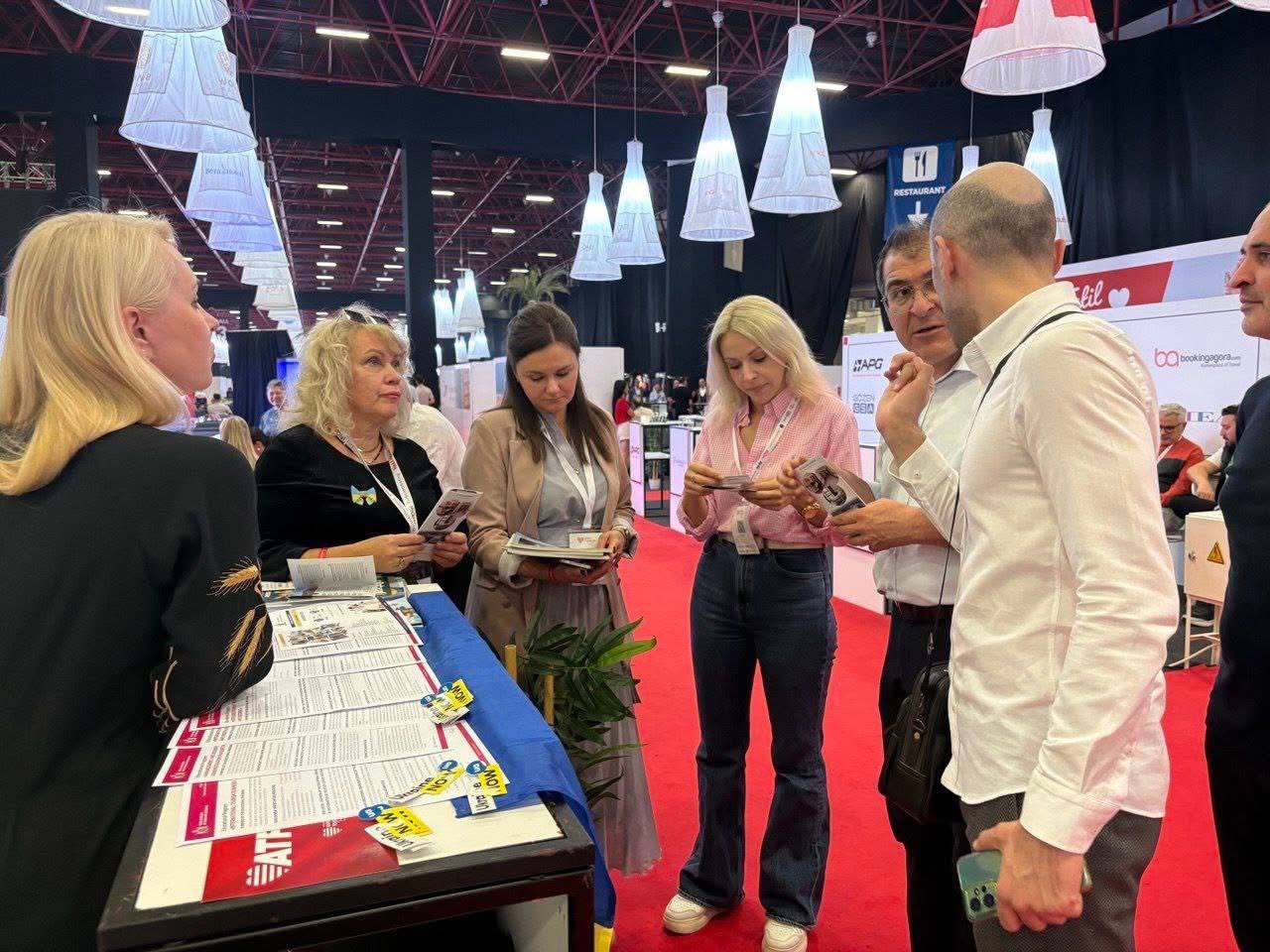 Tourism Fair — переговори з відвідувачами