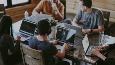 A Complete Guide to Onsite, Remote, and Hybrid working article thumbnail