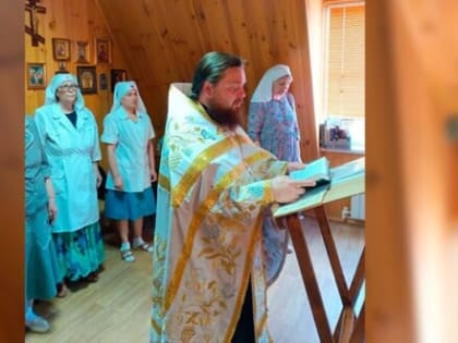 Сестры милосердия Свято-Ксениевского сестричества посещают пациентов ЦРБ в Альметьевске