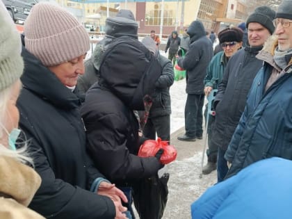 В Альметьевске прошёл традиционный благотворительный обед для нуждающихся