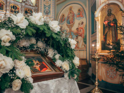 Епископ Мефодий возглавил Рождественскую Великую вечерню в Кафедральном соборе Альметьевска