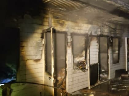 В Казани загорелись торговые павильоны на улице Зорге