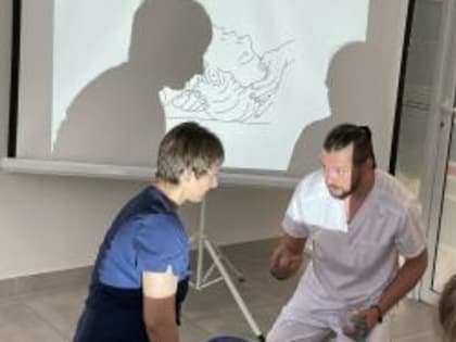 Спасти жизнь: врач-реаниматолог рассказал, как действовать при обмороке, судорогах и остановке сердца