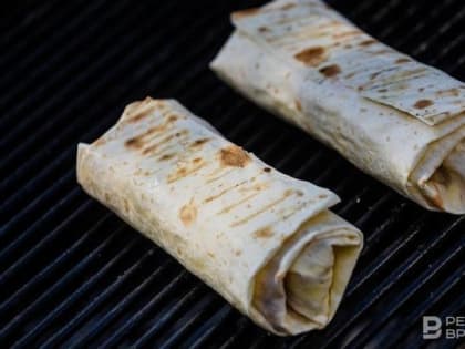 Эксперт рассказал, чем опасно несоблюдение норм приготовления шаурмы