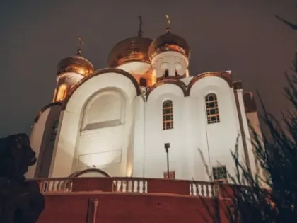 В новогоднюю ночь в Кафедральном соборе Альметьевска состоялась Божественная литургия