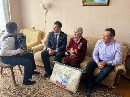 Челнинцы поздравляют блокадников с днем освобождения от фашистов