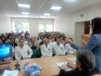 ДРКБ выехала в Дрожжановскую ЦРБ с целью проведения лекции «Первая медицинская помощь при неотложных состояниях у детей»