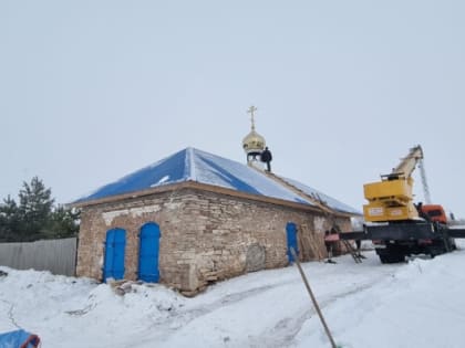 На восстанавливающийся храм в селе Сарсаз-Багряж установили купол