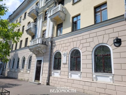 «Весной лепнины летят»: что происходит с казанским многострадальным домом на Театральной