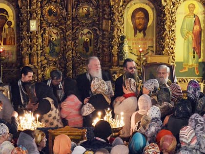 В храмах благочиния пройдет Чин прощения