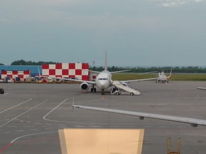 "Мы почувствовали запах гари": Самолет из "Бегишево" в Москву не смог взлететь из-за технической неисправности