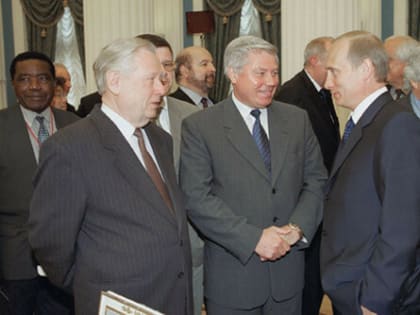 Умер экс-председатель Конституционного суда РФ Марат Баглай