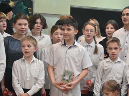 В Альметьевске поздравили с Рождеством Христовым воспитанников Детского дома