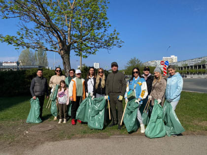 Субботник прошел в Центральном районе