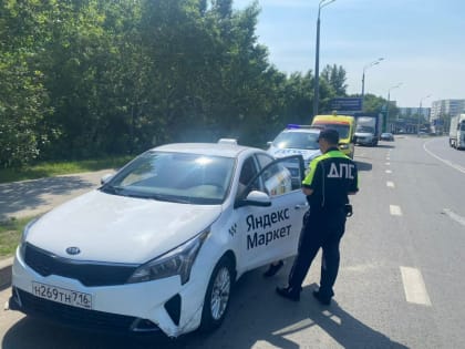 В Казани автоинспекторы наказали двух водителей, непропустивших машины «скорой» с включенной сиреной