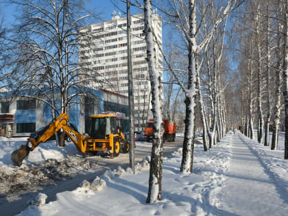 Уборка местных проездов в Набережных Челнах идёт полным ходом