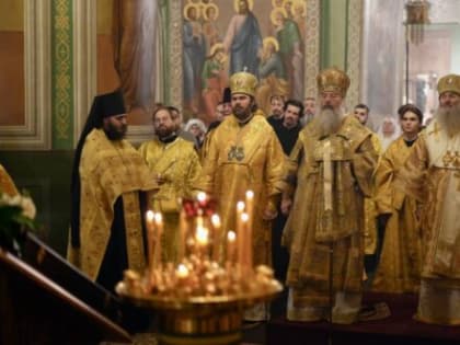 Сонм Архипастырей совершили всенощное бдение в Благовещенском соборе Казани