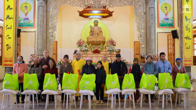 CHUYẾN HÀNH HƯƠNG VÀ TRAO 200 PHẦN QUÀ TỪ THIỆN TẠI LÂM ĐỒNG