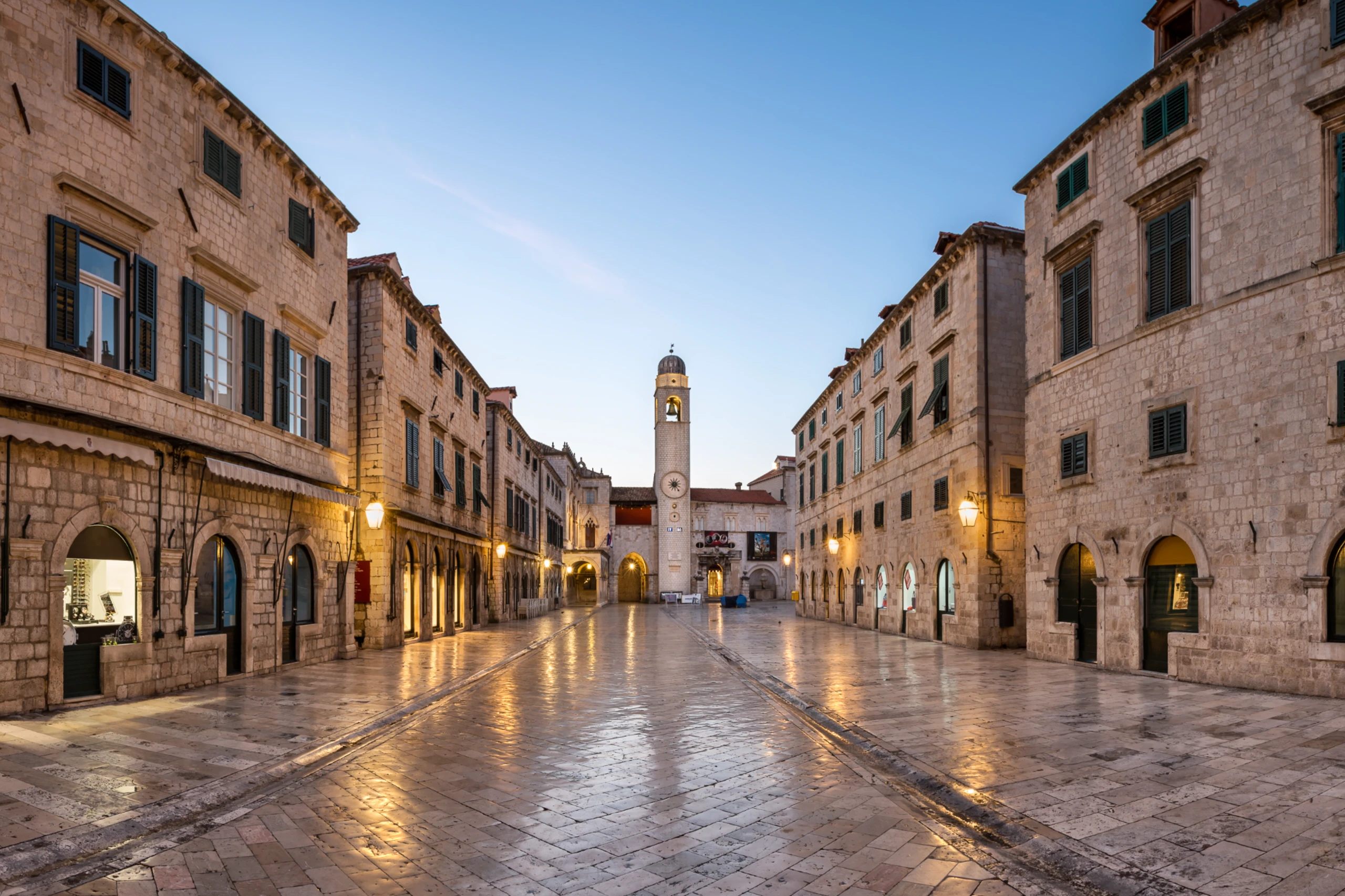 Plaza Luža
