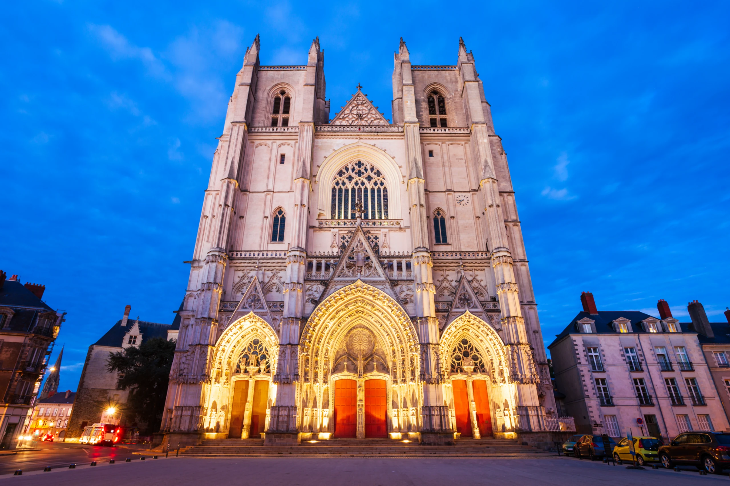 Catedral de San Pedro y San Pablo (Exterior)