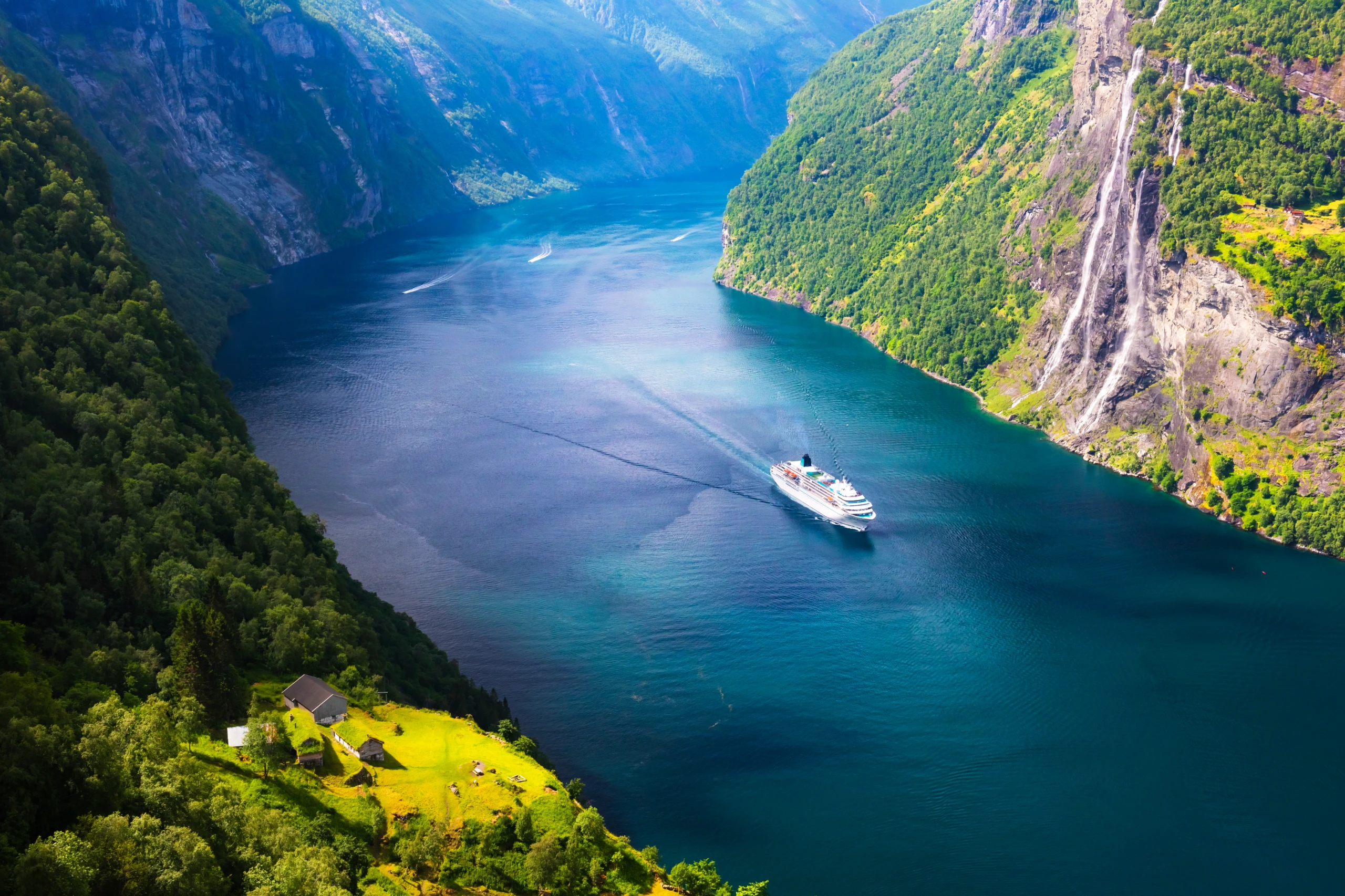 Barco Geiranger