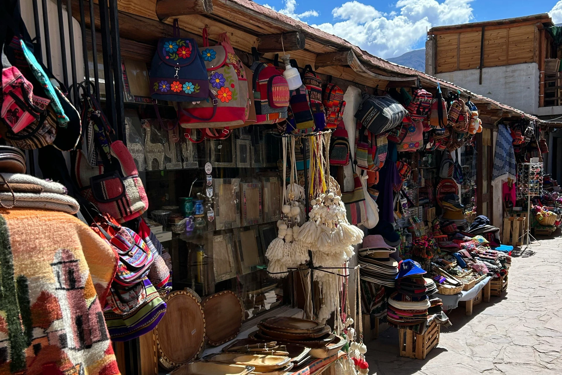 Visita al mercado artesanal de Pisac