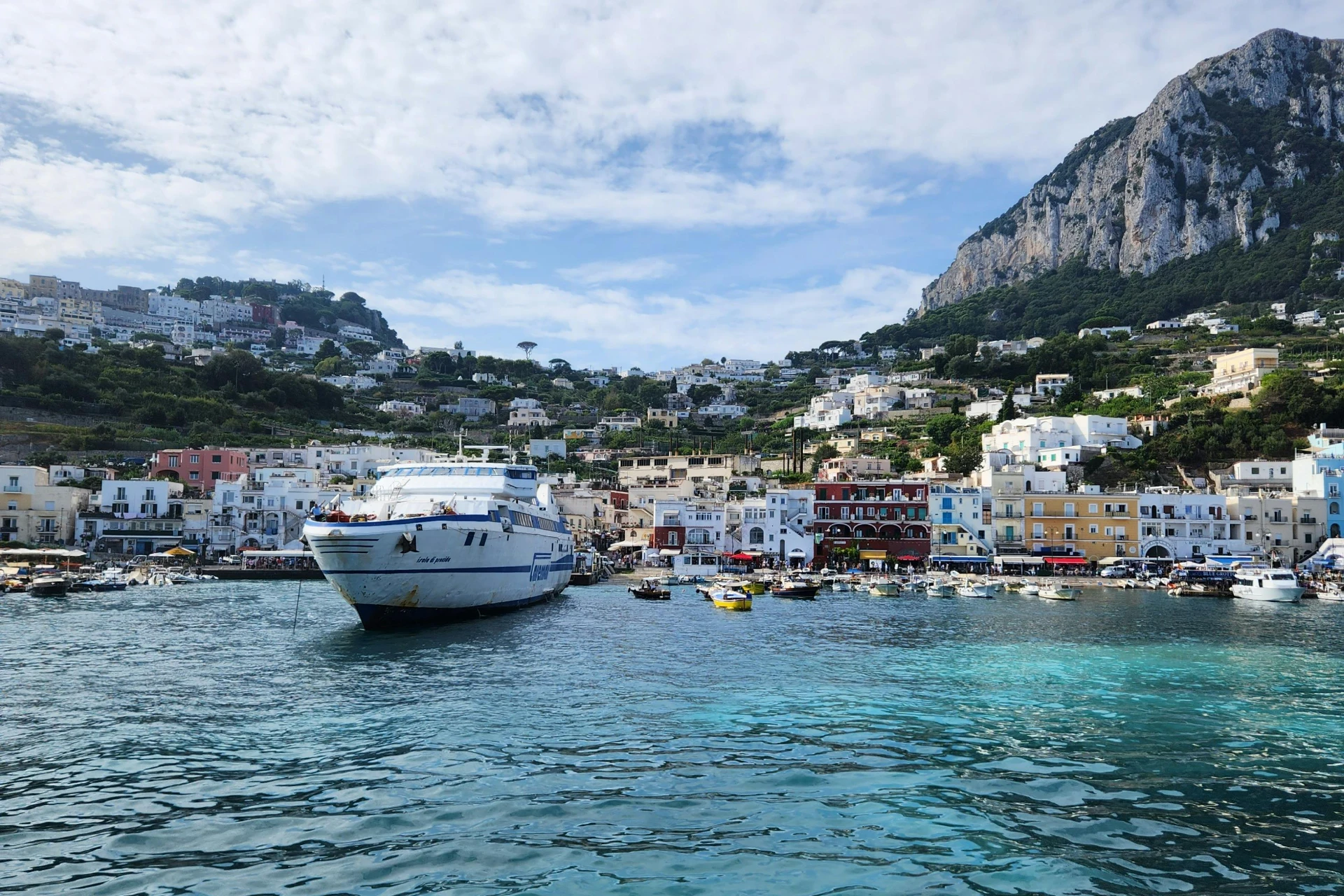 Travesía en ferry a Capri