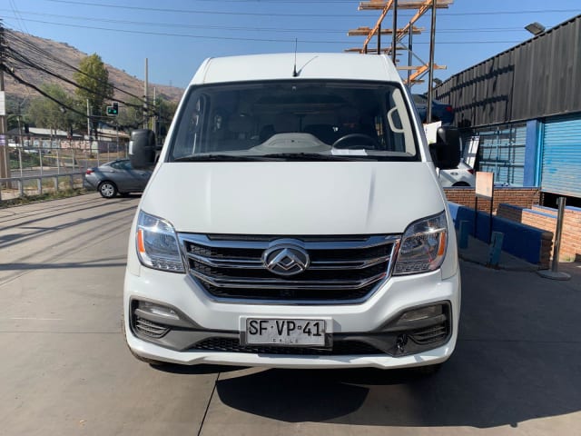 Maxus Ev80
