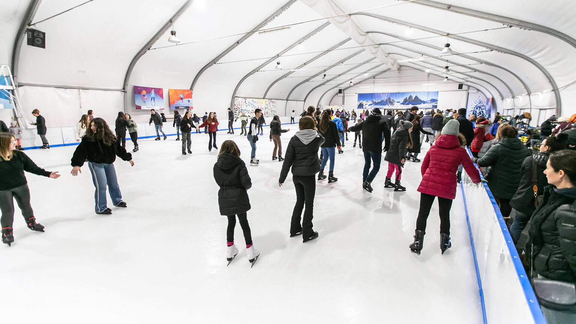 La pista di pattinaggio è aperta tutti i weekend! - Paradice - Palaghiaccio Montichiari