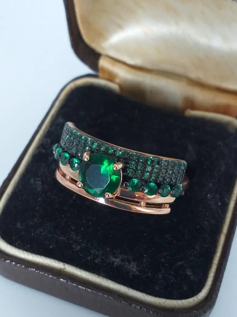 Creazione design contemporaneo oro rosa 18kt elegante
