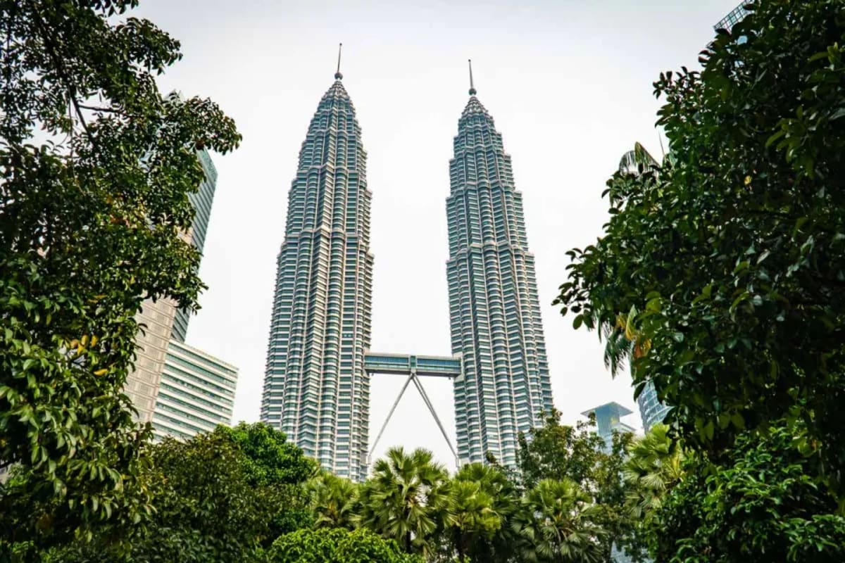 Kuala Lumpur by Night (15+)