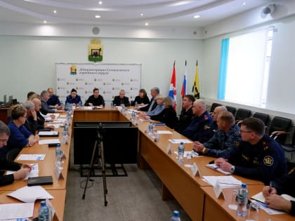 Работа по восстановлению электроснабжения в округе