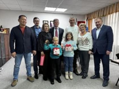 Вручили ключи от квартиры врачу фтизиатру Центральной городской больницы