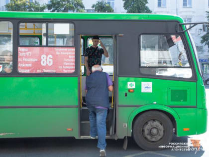 Проблемы с QR-кодами: Коммерческие перевозчики Екатеринбурга не поддерживают новую систему оплаты