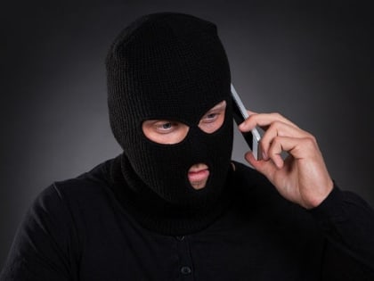 Мошенники похитили у первоуральца 449 000 рублей