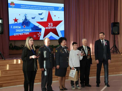 Торжественно вручать паспорта четырнадцатилетним подросткам – традиция в Каменске-Уральском