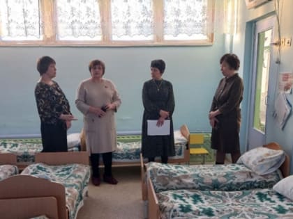 Работа депутатов по обращениям граждан по низкому температурному режиму в ДОУ № 25.