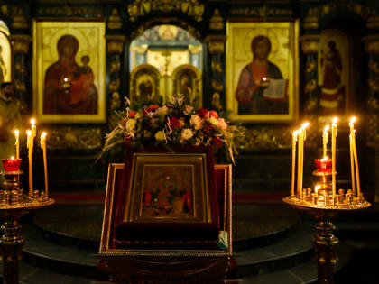 Митрополит Евгений совершил всенощное бдение и молебен на начало Нового года в Свято-Троицком кафедральном соборе Екатеринбурга